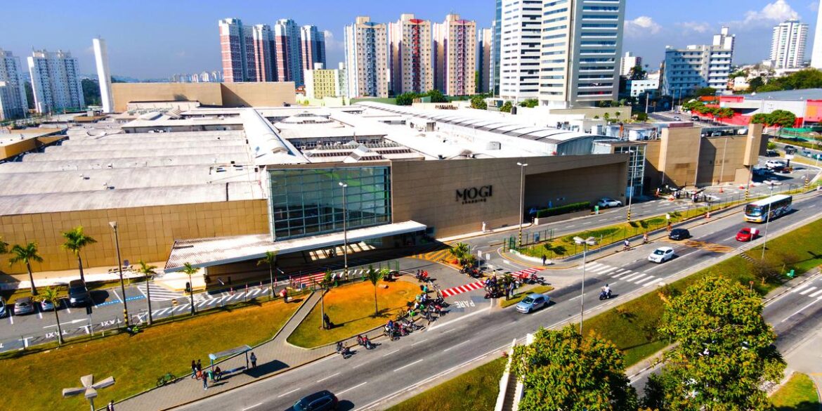 Painel de empregos do empreendimento traz 15 oportunidades de trabalho para quem está à procura de uma colocação profissional